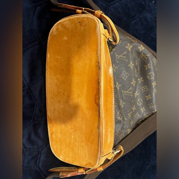 LOUIS VUITTON Monogram Montsouris GM Backpack - Picture 6 of 12